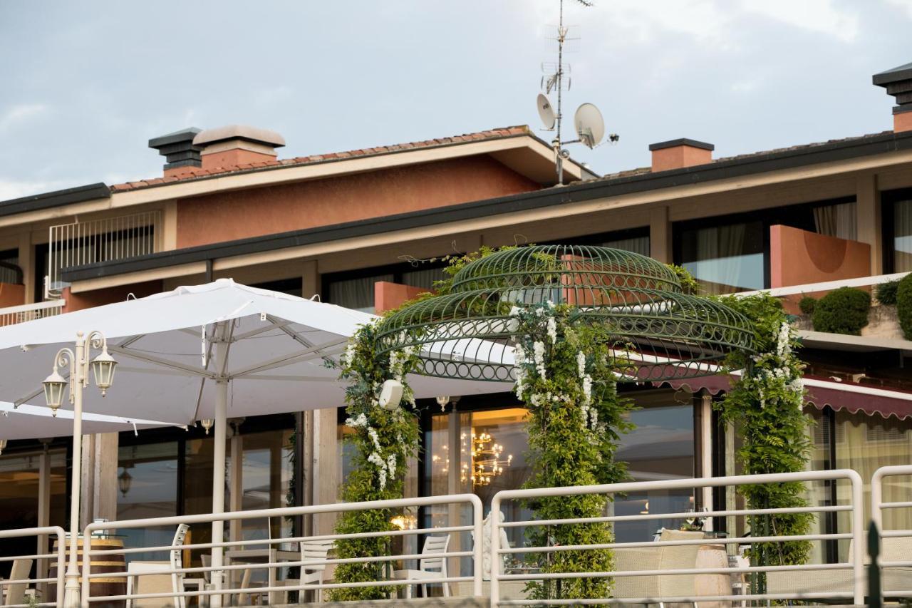 Hotel Aquila D'Oro Desenzano Desenzano del Garda Extérieur photo