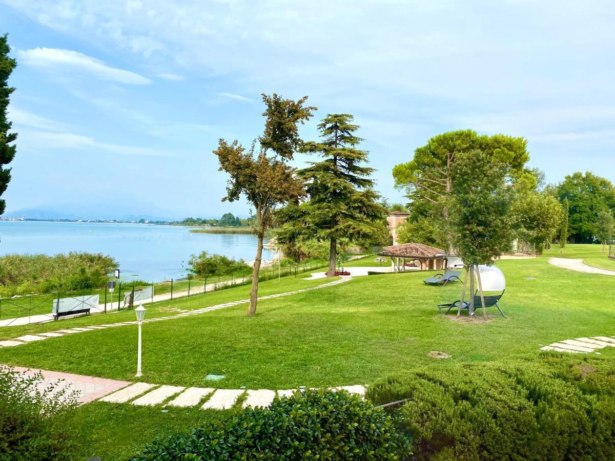 Hotel Aquila D'Oro Desenzano Desenzano del Garda Extérieur photo