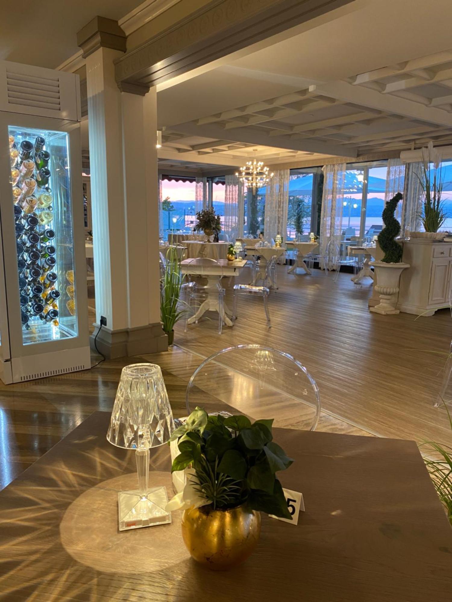 Hotel Aquila D'Oro Desenzano Desenzano del Garda Extérieur photo