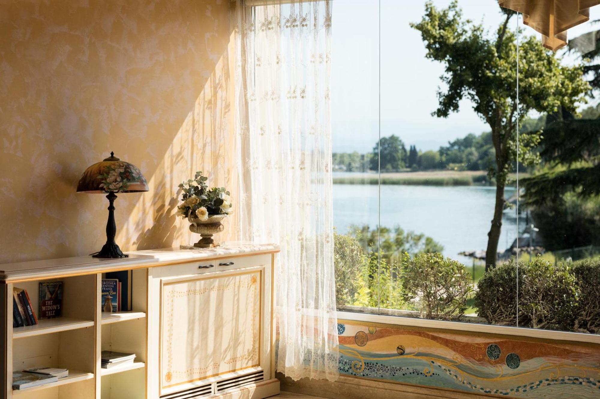 Hotel Aquila D'Oro Desenzano Desenzano del Garda Extérieur photo