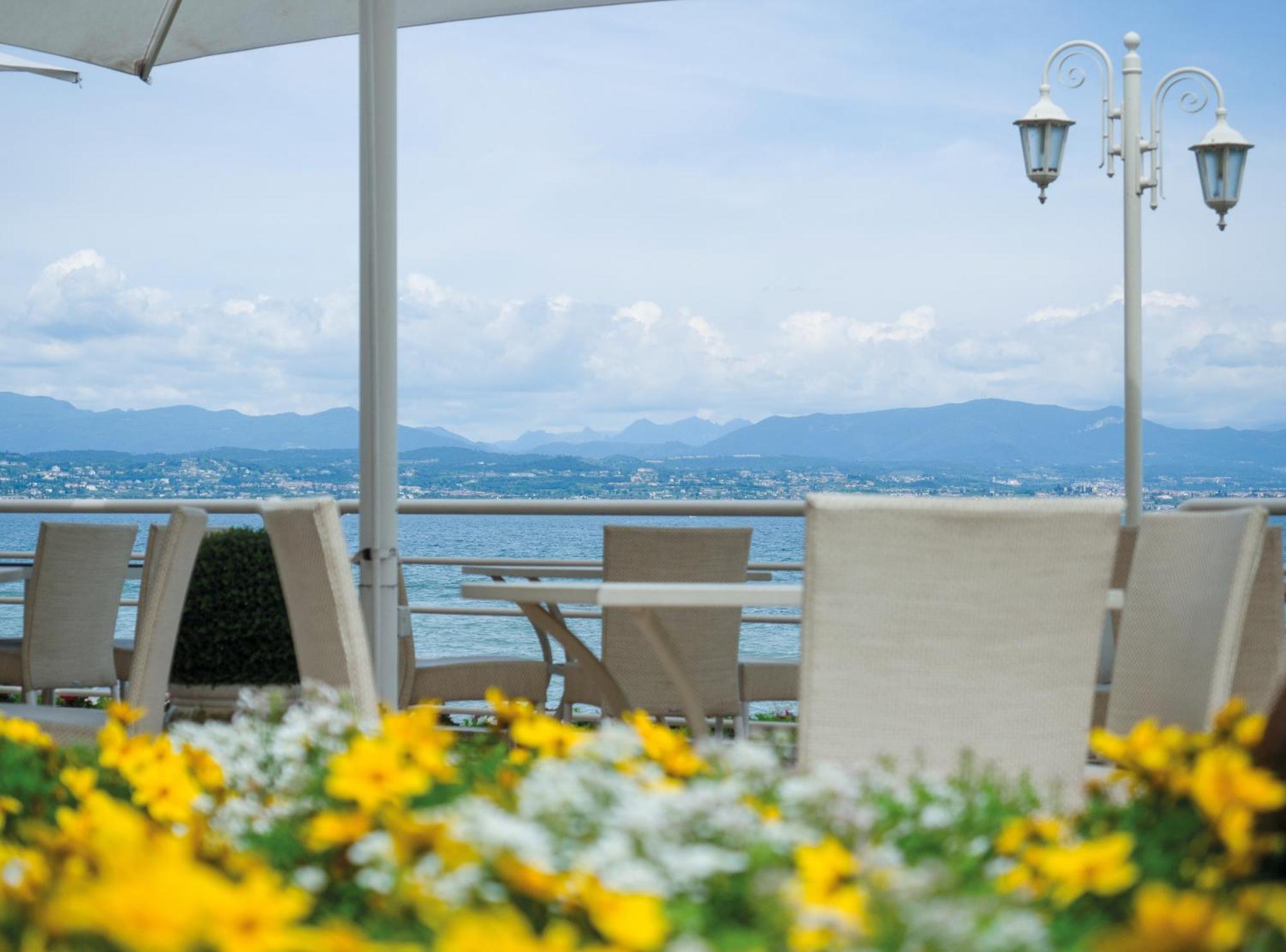 Hotel Aquila D'Oro Desenzano Desenzano del Garda Extérieur photo