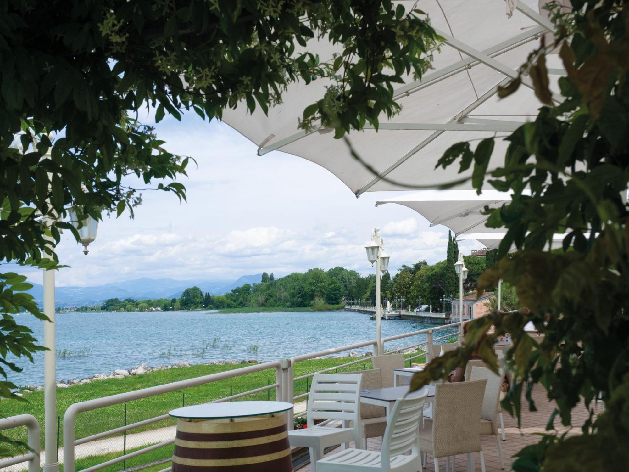 Hotel Aquila D'Oro Desenzano Desenzano del Garda Extérieur photo