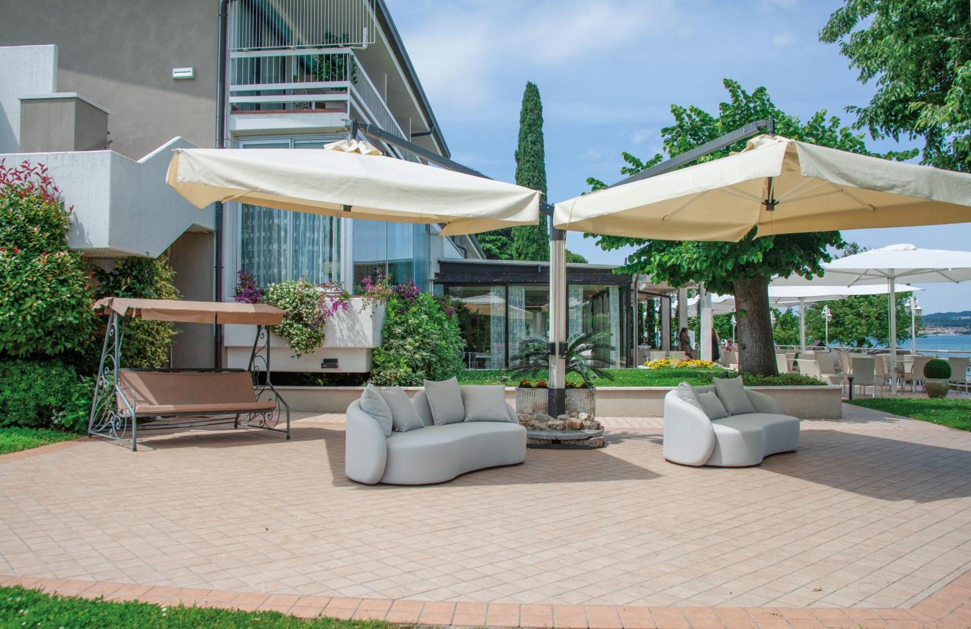 Hotel Aquila D'Oro Desenzano Desenzano del Garda Extérieur photo