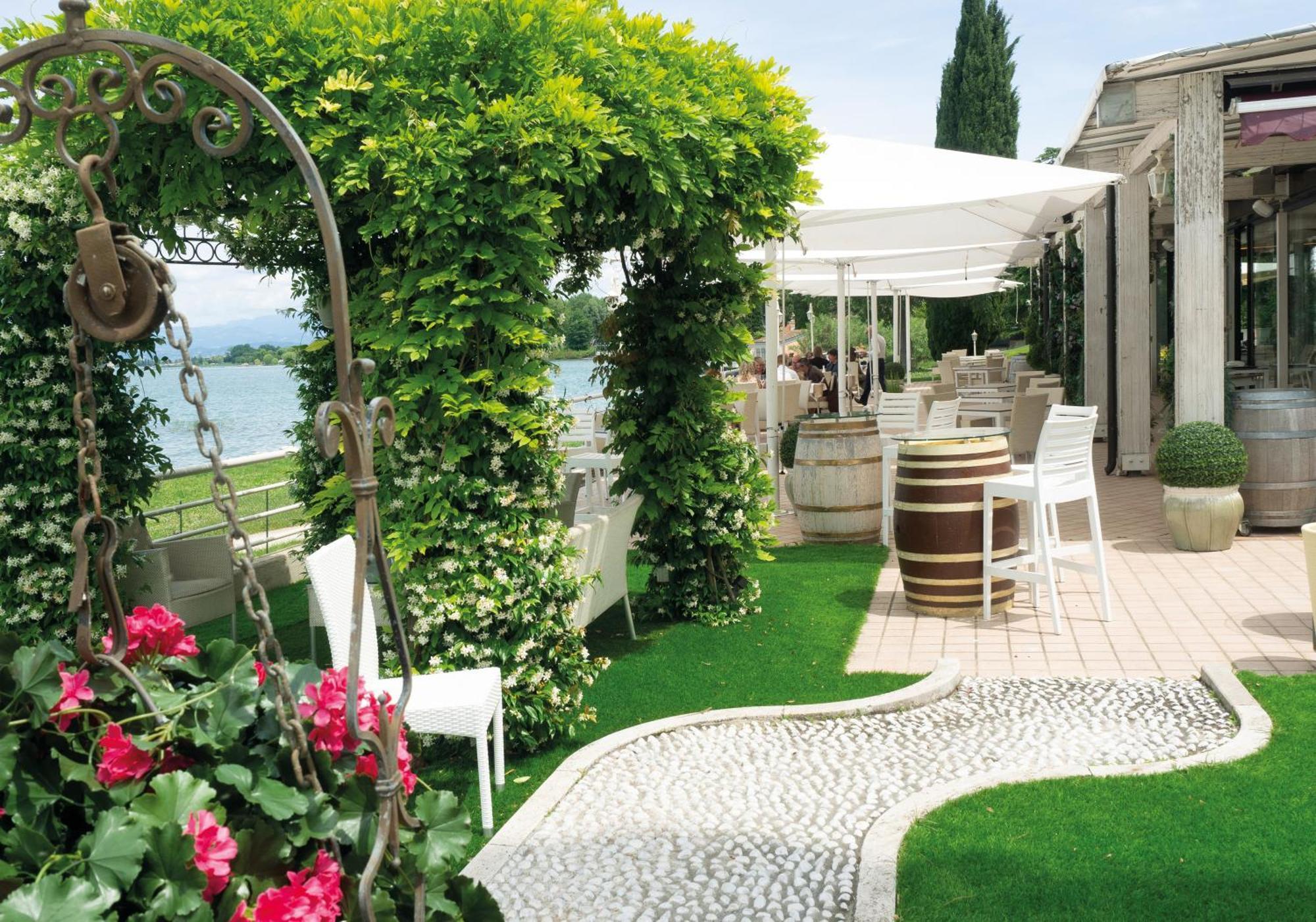 Hotel Aquila D'Oro Desenzano Desenzano del Garda Extérieur photo