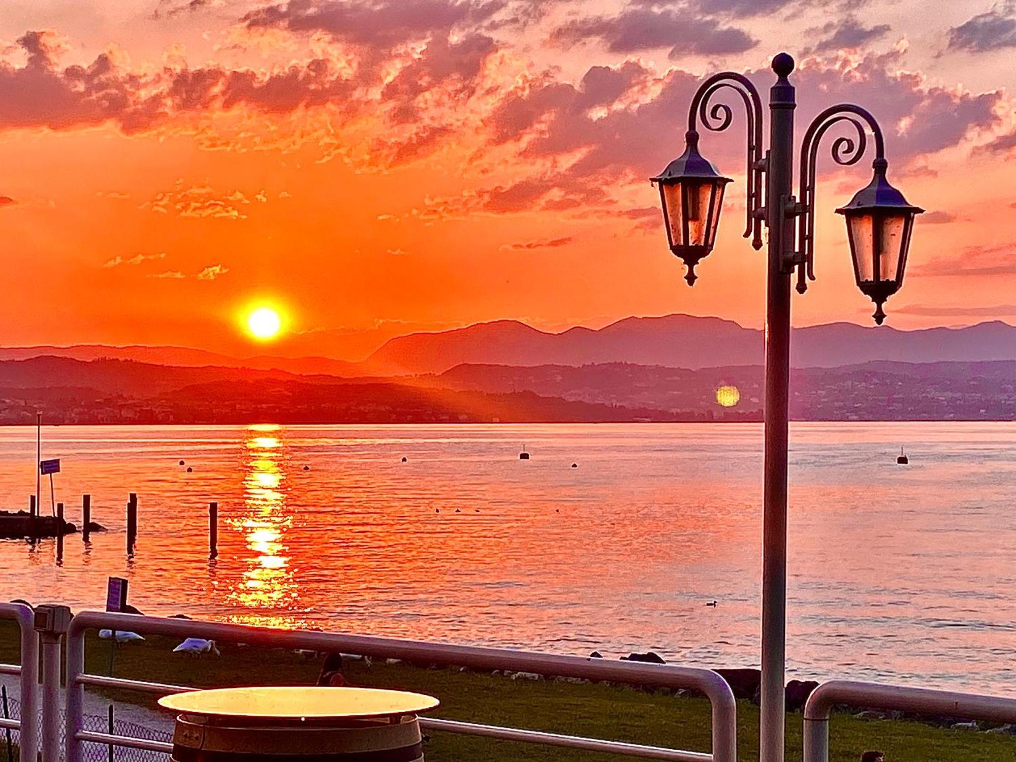 Hotel Aquila D'Oro Desenzano Desenzano del Garda Extérieur photo