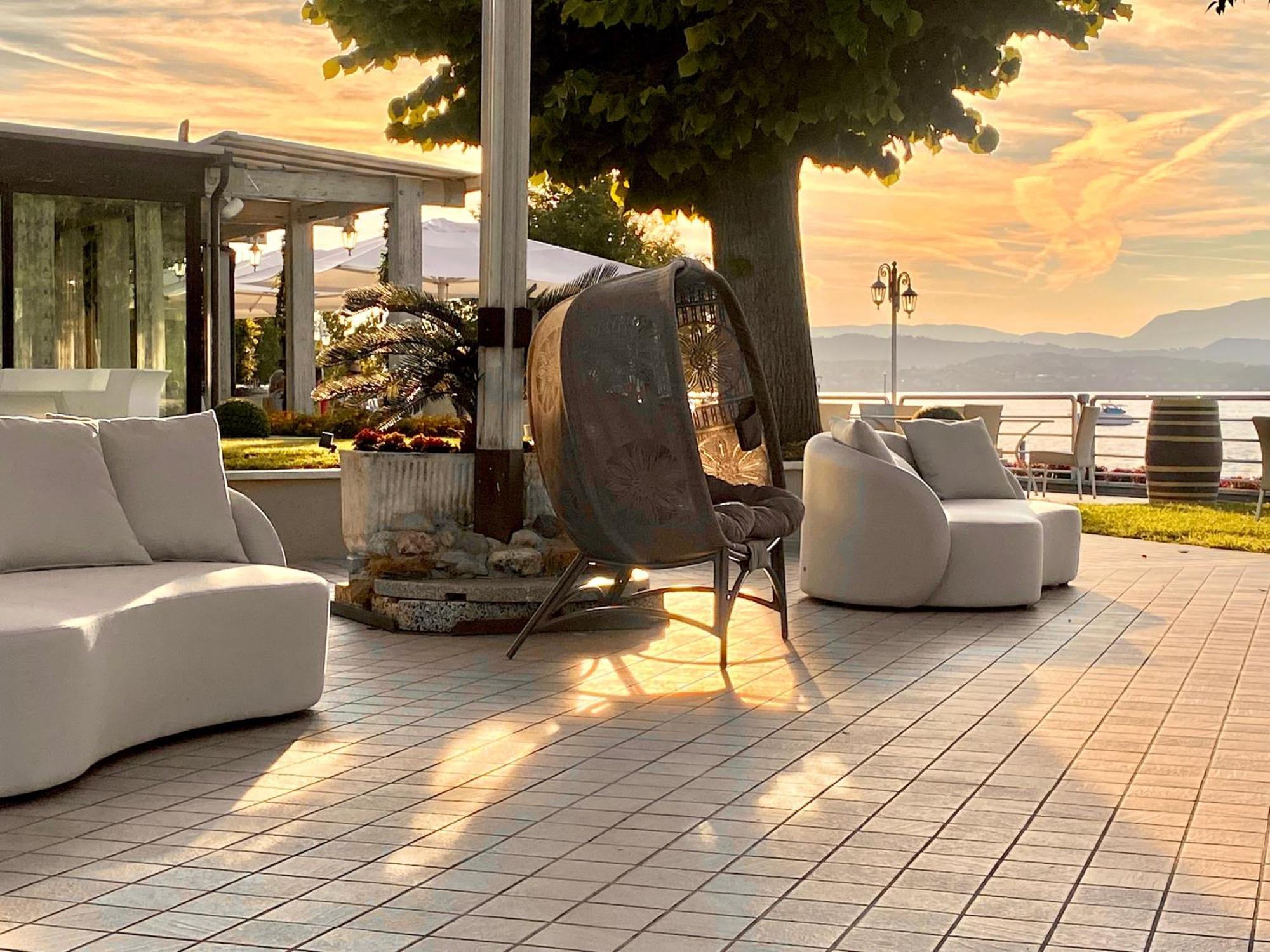 Hotel Aquila D'Oro Desenzano Desenzano del Garda Extérieur photo